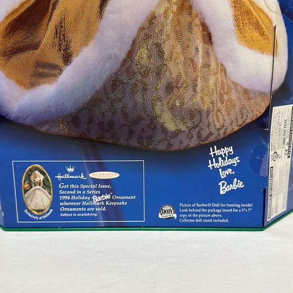 Happy Holidays Barbie - Picture 10 of 12